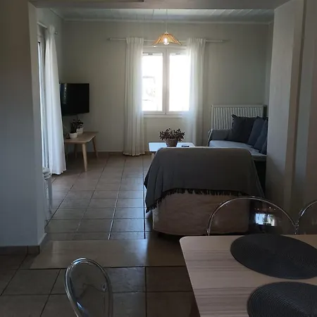 La Casa Di Kokkines * Plitra