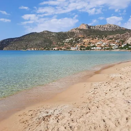 La Casa Di Kokkines Hébergement de vacances Plitra